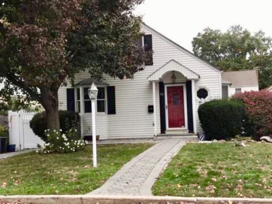 Primary Photo - 61 Askins Pl