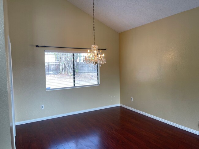 Foto del edificio - Three Bedroom Home in Rancho Penasquitos