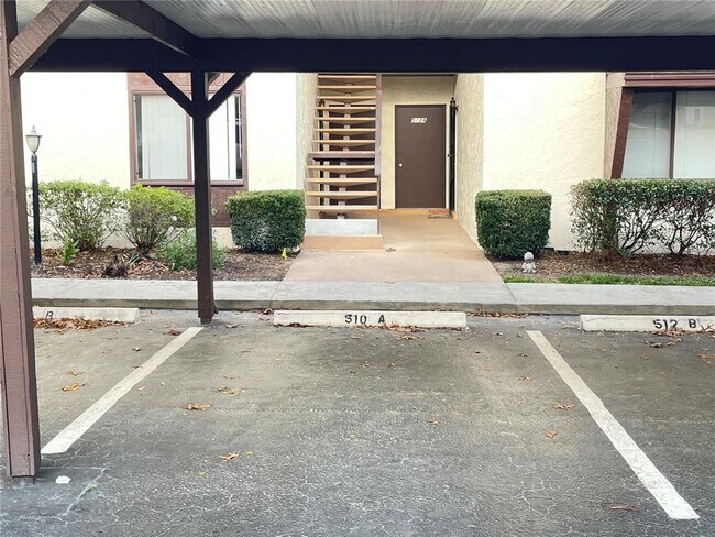 Building Photo - 510 Fairways Cir