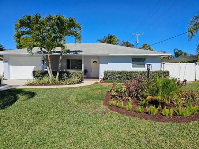 Photo - 355 Franklin Rd House