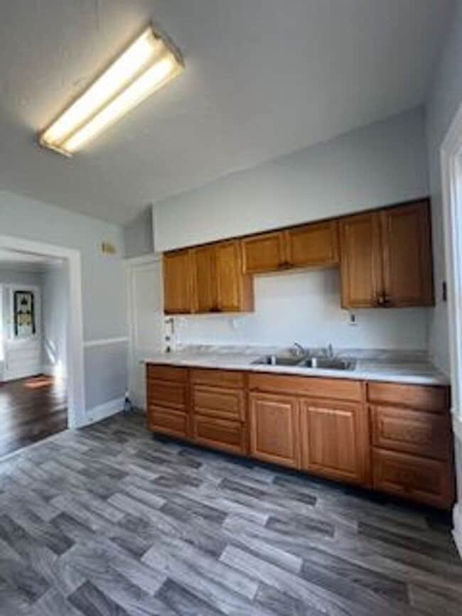 Building Photo - 3341 Desota Ave