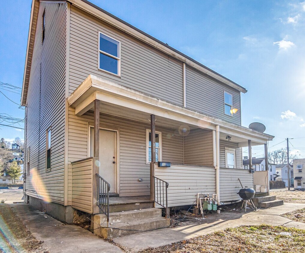 311 Atlantic Ave Unit 311 1/2 Atlantic Avenue 2 (Left Side