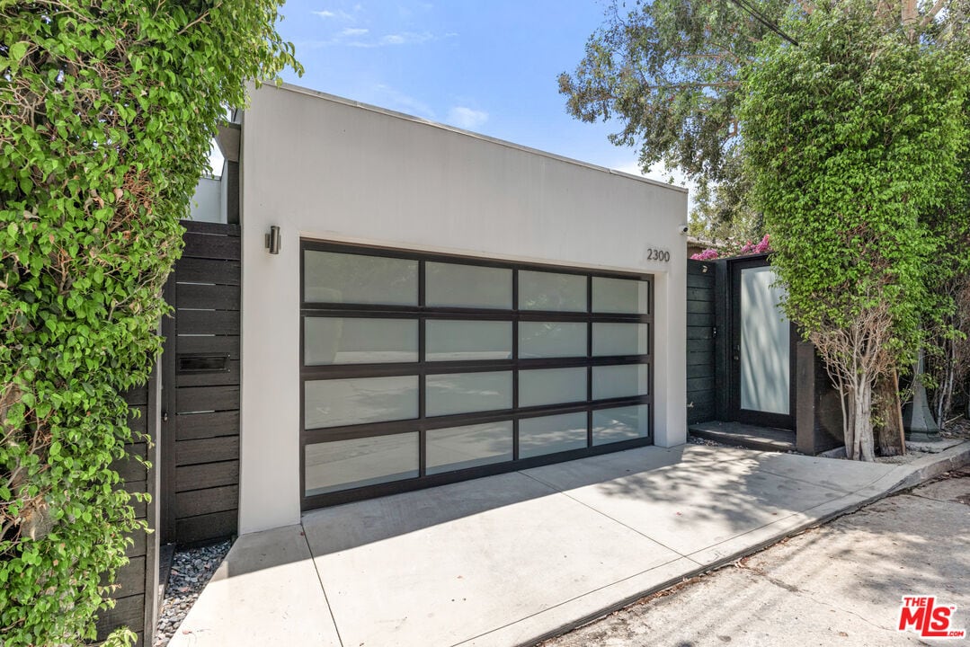 Primary Photo - 2300 Ronda Vista Dr