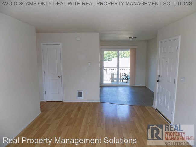 Foto del edificio - 9815-9833 SE Division St