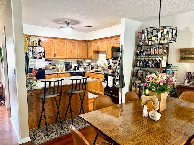 Foto del edificio - 7305 W Franklin Ave