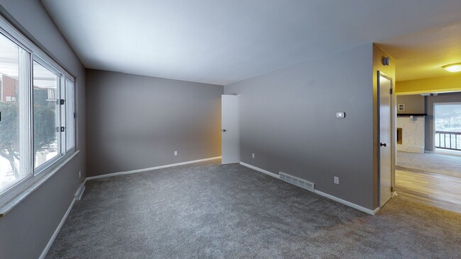 Building Photo - Recently Renovated Single Family Home for ...
