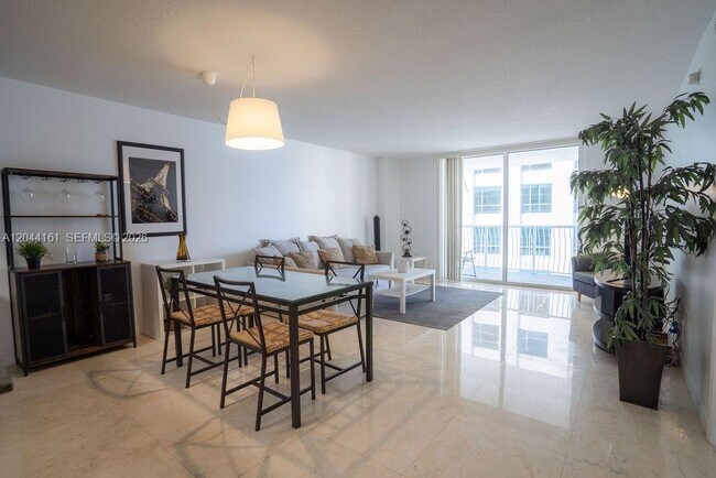 Foto del edificio - 1200 Brickell Bay Dr