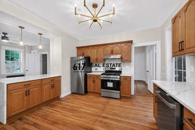 Building Photo - 42 Etna St