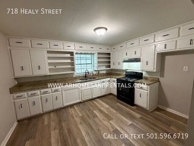 Foto del edificio - 718 Healy St