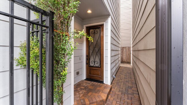 Foto del edificio - 922 W 20th St