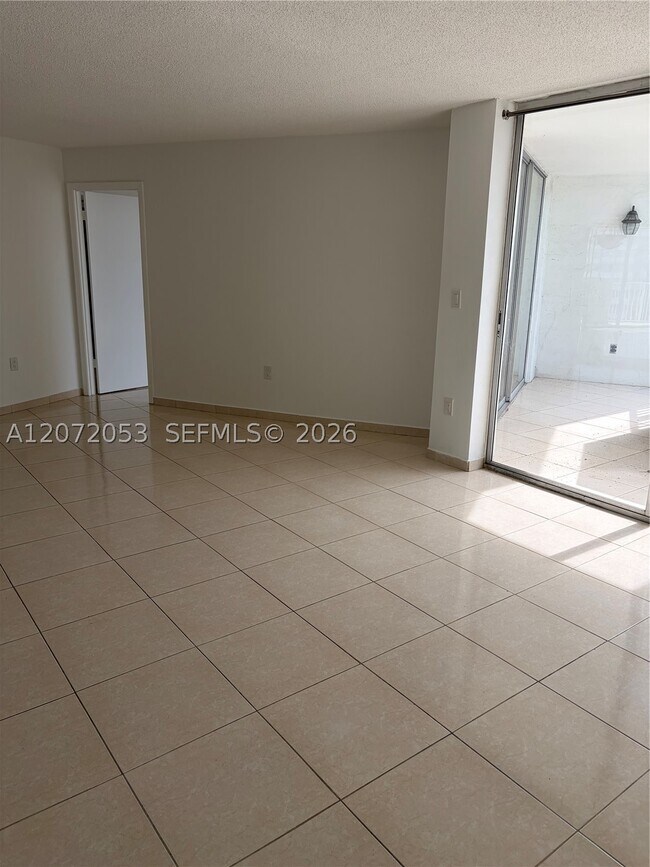 Building Photo - 1200 NE Miami Gardens Dr