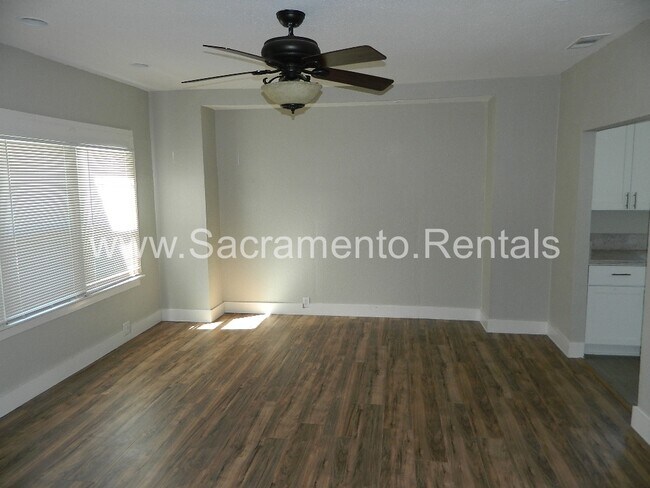 Foto del edificio - Updated 2bd/1ba Home with Garage near UCD Med Center