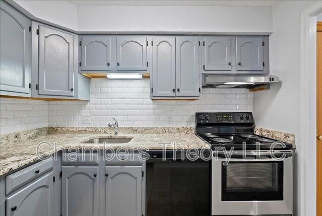 Photo - 1301 N Courthouse Rd