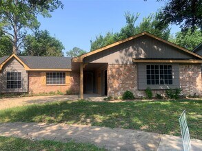 Building Photo - 5663 Bent Bough Ln