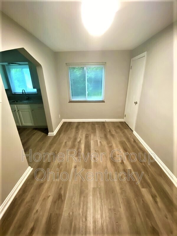 Building Photo - 1810 Quebec Rd