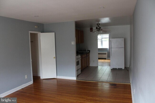 Foto del edificio - 307 E Clarkson Ave