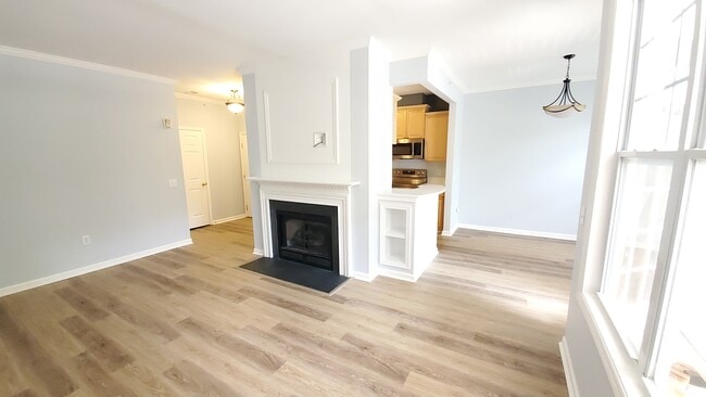 Building Photo - 8011 Allyns Landing Way