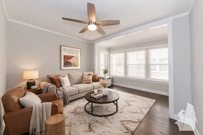 Building Photo - 5061 N Damen Ave