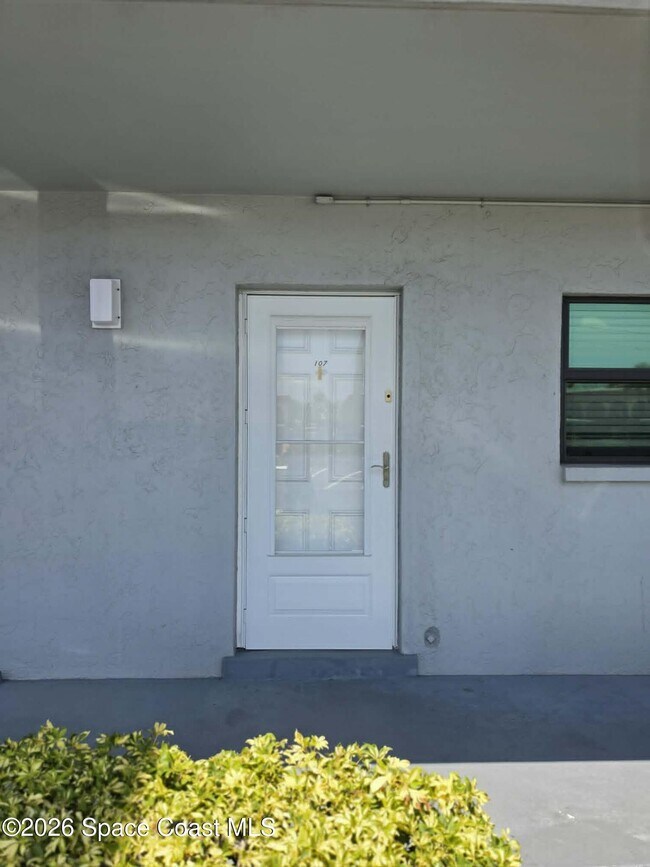 Foto del edificio - 3799 S Banana River Blvd