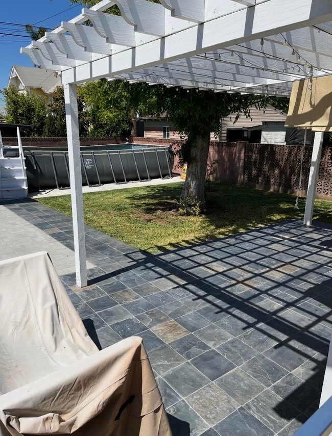 Foto del edificio - 4177 Halldale Ave