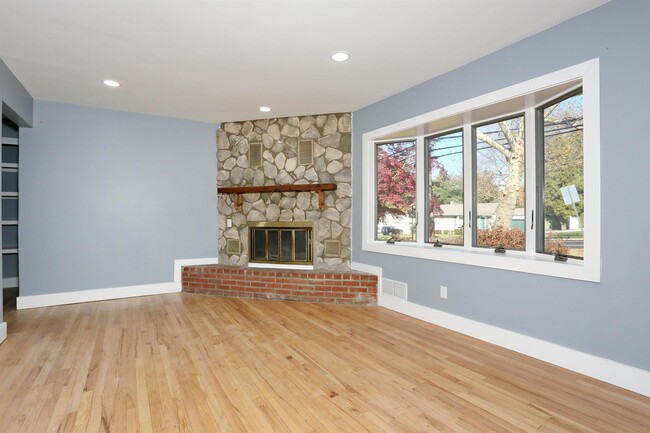 Building Photo - 344 Oradell Ave