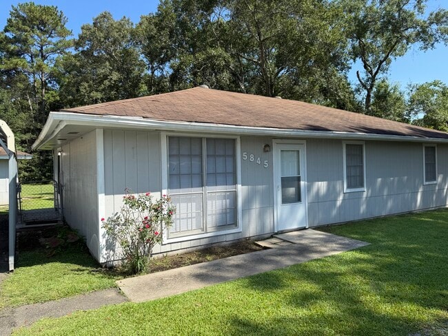 Building Photo - 5845 Pine Hill Dr