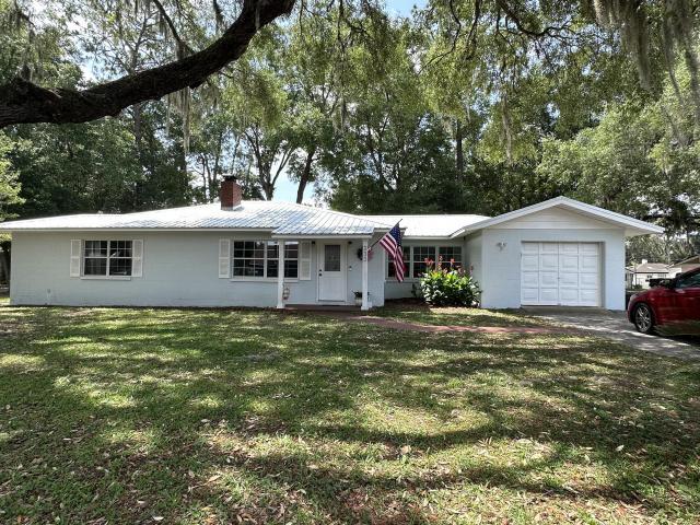 Foto principal - 3 bedroom in Keystone Heights FL 32656