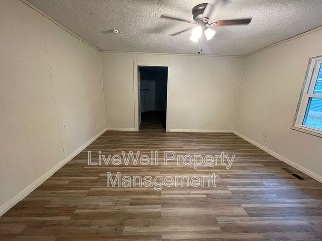 Foto del edificio - 412 E 6th St