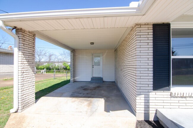 Photo - 3207 Healy Dr House