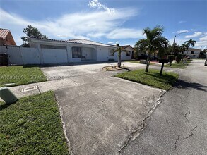 Building Photo - 7577 W 5th Ln