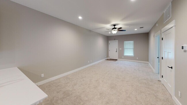 Foto del edificio - 311 Craddock Ave