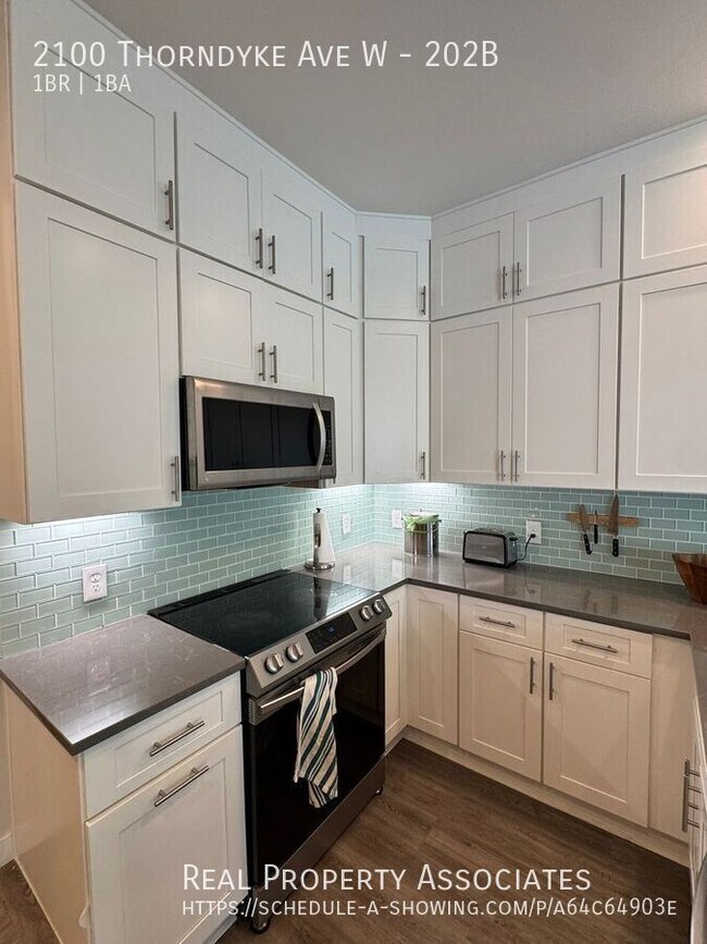 Foto del edificio - 2100 Thorndyke Ave W