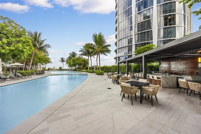 Foto del edificio - 2831 S Bayshore Dr