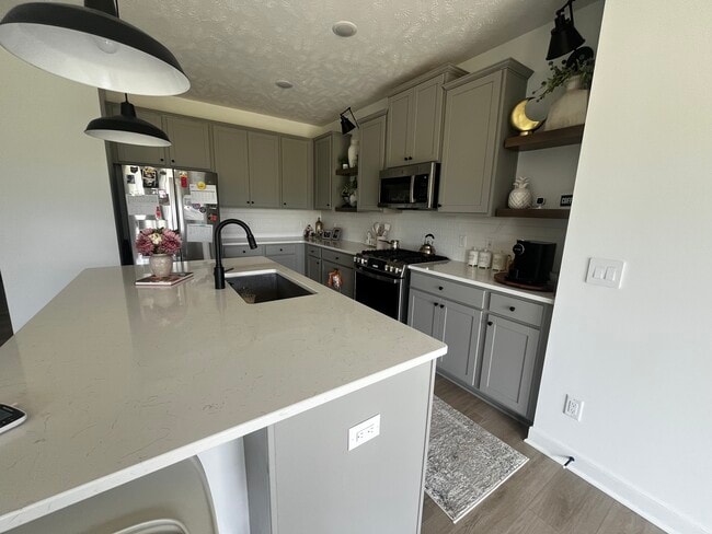 Kitchen - 362 Jonagold Dr NE