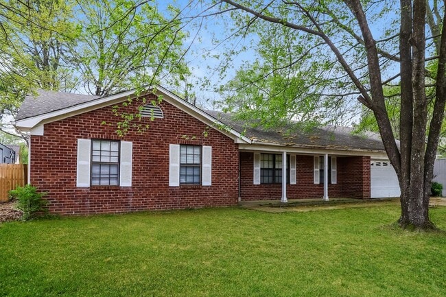 Foto del edificio - 3048 Ingleside Dr