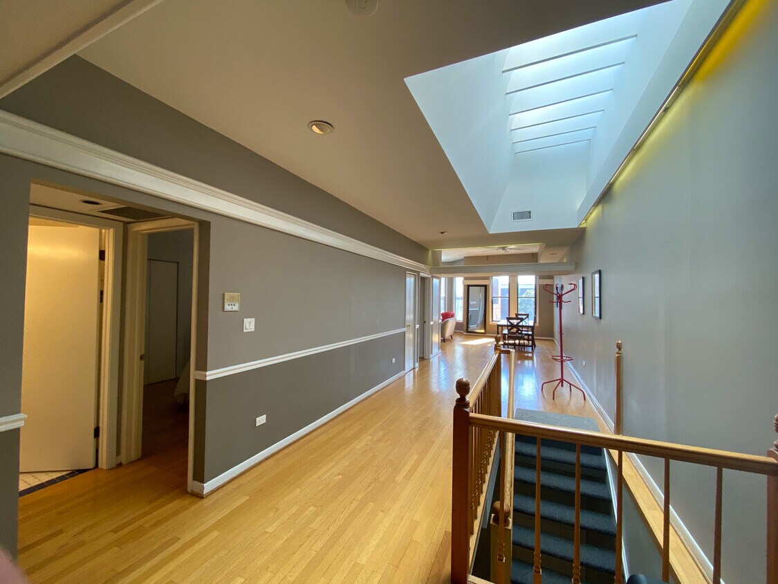 Primary Photo - 2112 N Halsted St