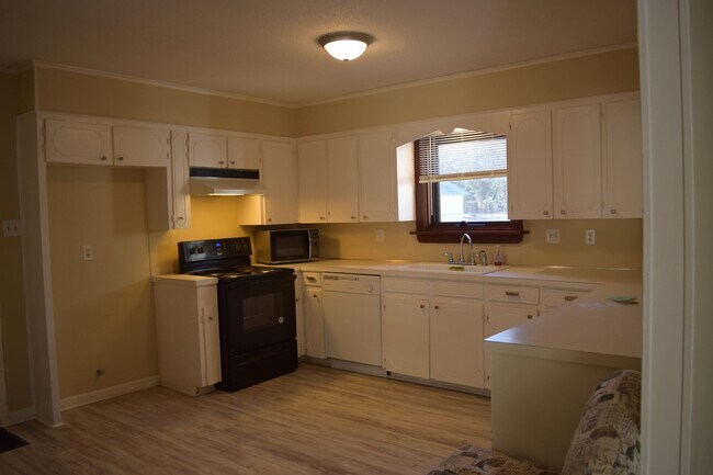 Building Photo - Indianhead Lake Estates home for lease!