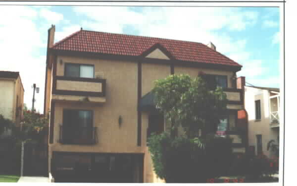 Primary Photo - 8822 Alcott St