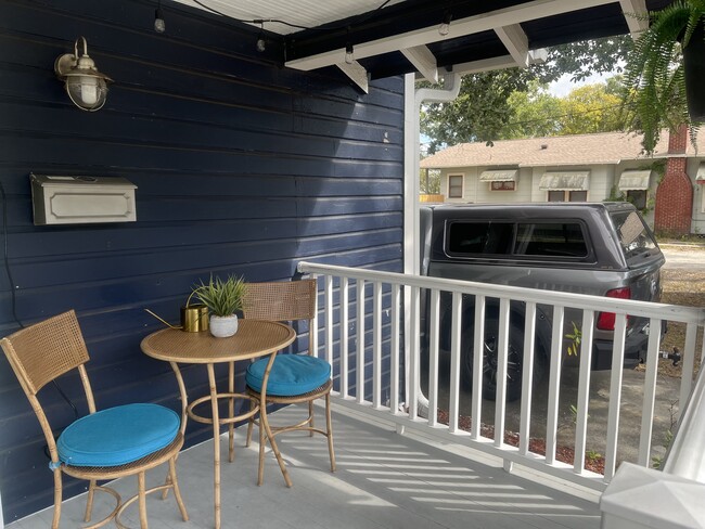 Building Photo - 402 E North St