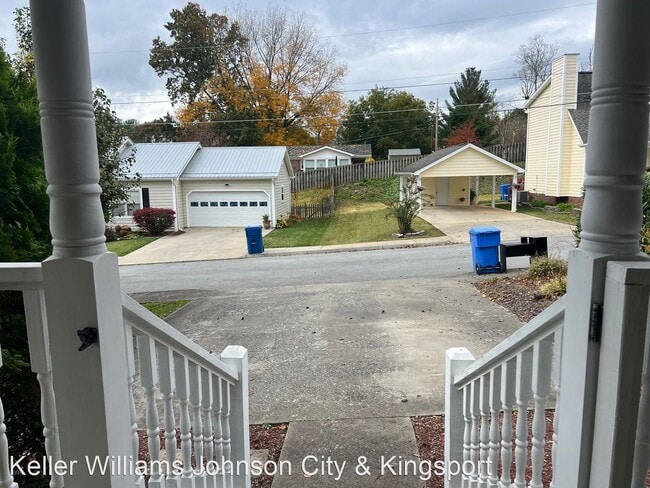 Building Photo - 2 br, 1 bath House - 244 Main Street Village