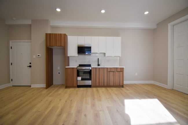 Photo - 1030 N 48th St Apartment