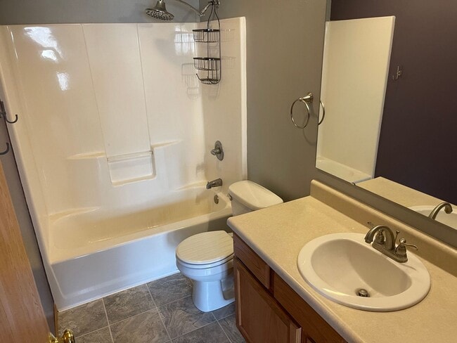 Foto del edificio - 3 Bedroom On The East Side!