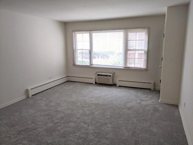 Foto del edificio - 2 bedroom in Evanston IL 60201