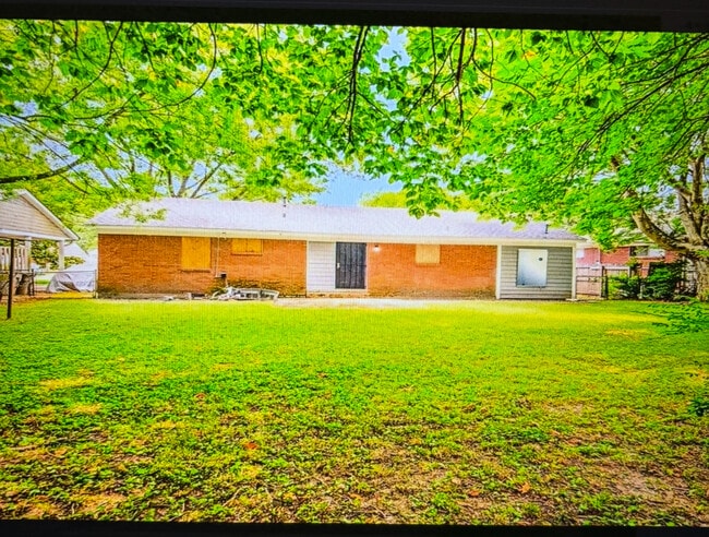 Photo - 3400 Hallbrook St House