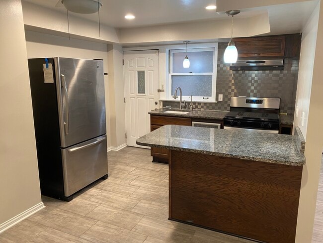 full view kitchen area - 3174 W Meadow Lane Dr