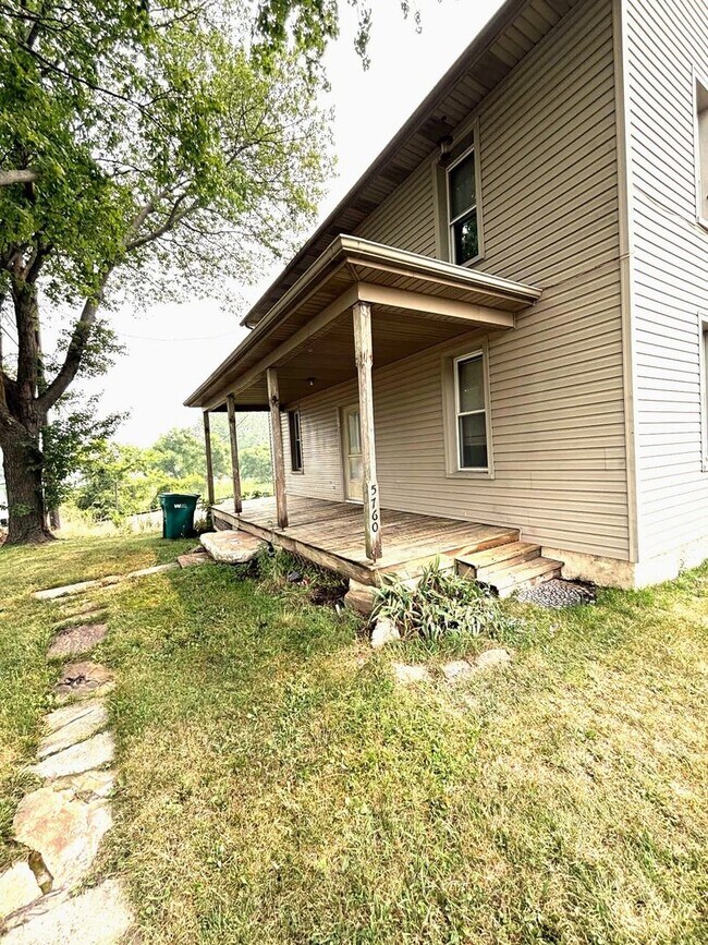 Foto del edificio - Charming Farm-View 2BR Apartment & Convenient Route 30 Access