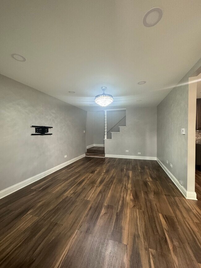 Foto del edificio - 18333 Wentworth Ave