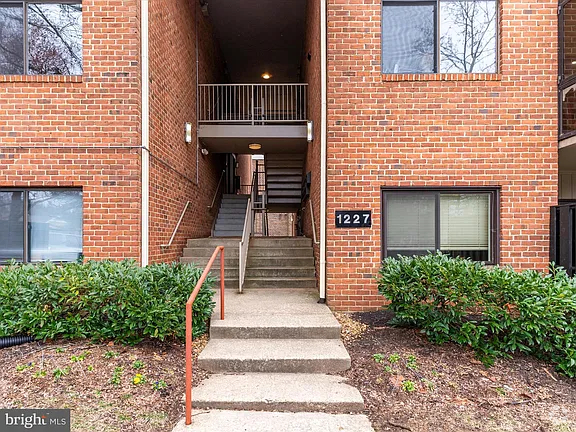 Building Photo - 1227 Gemini Dr