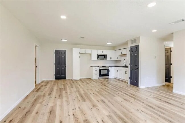 Building Photo - 4702 E 45th St