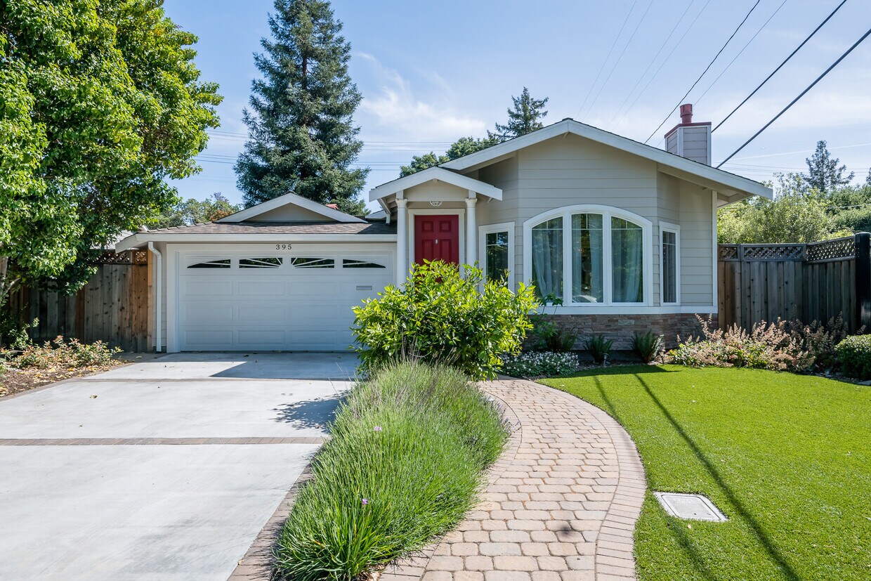 Primary Photo - 395 Hedge Rd